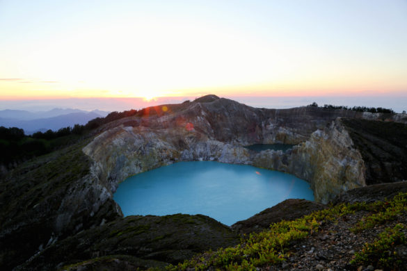 Kratersee im Kelimutu Nationalpark