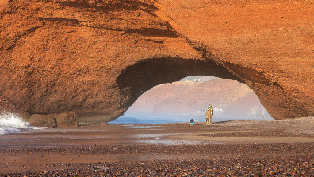 Das Felsentor am Legzira Beach in Marokko