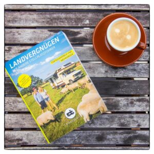 Landvergnügen Stellplatzführer Buch und Kaffee