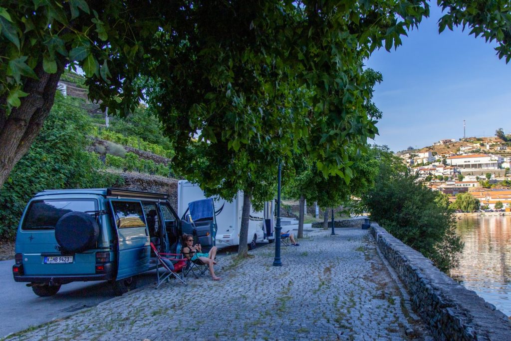 Wohnmobilstellplatz direkt am Douro in Pinhão