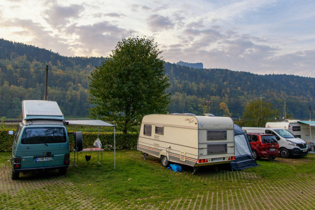 Blick auf den Lilienstein vom Campingplatz - Mit dem Wohnmobil in die Sächsische Schweiz