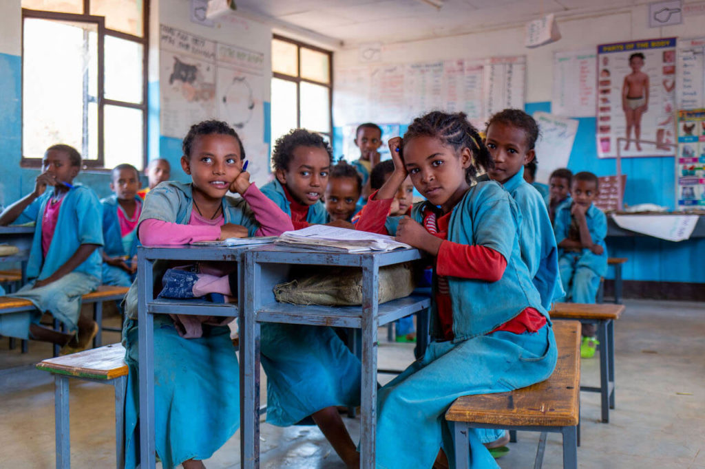 Mädchen in der Schule beim Unterricht in Gorgora - Äthiopien reisebericht in Bildern