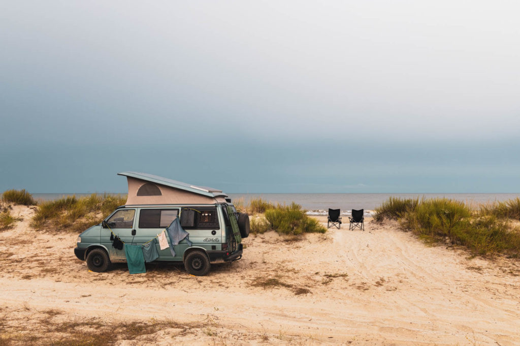 Wildcamping direkt am Meer am Vadu Beach - Rumänien Roadtrip mit dem Wohnmobil