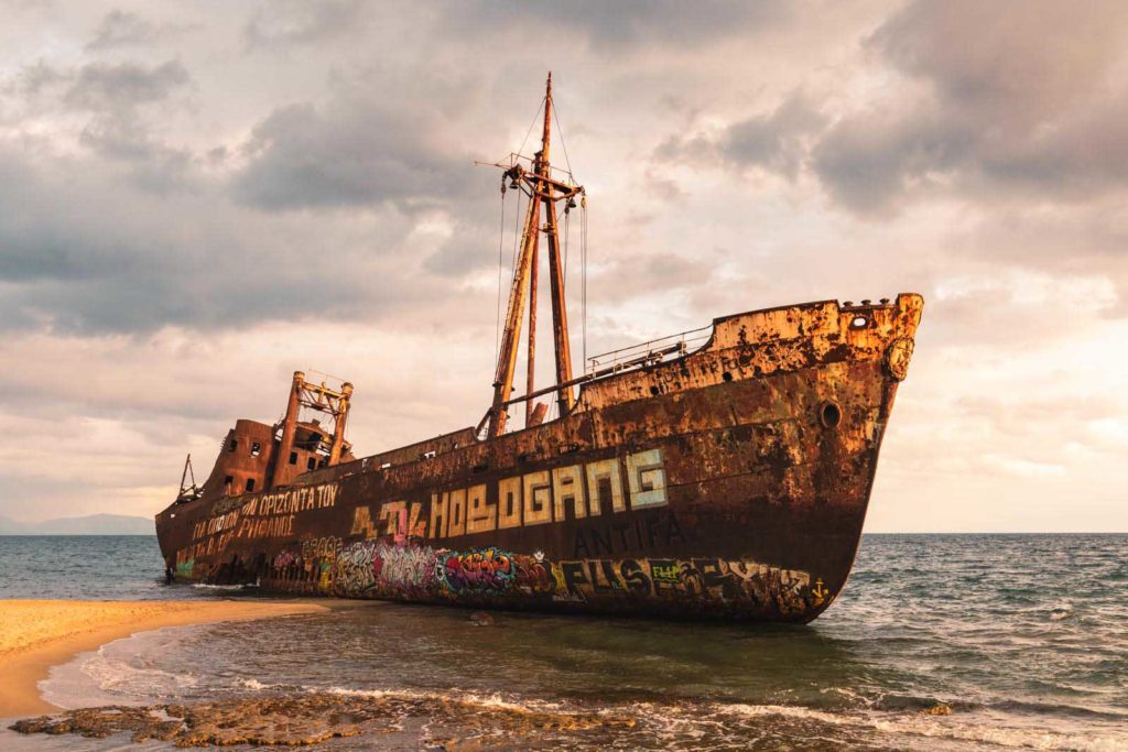 Schiffswrack Dimitrios am Strand von Gythio - Peloponnes Rundreise mit dem Camper