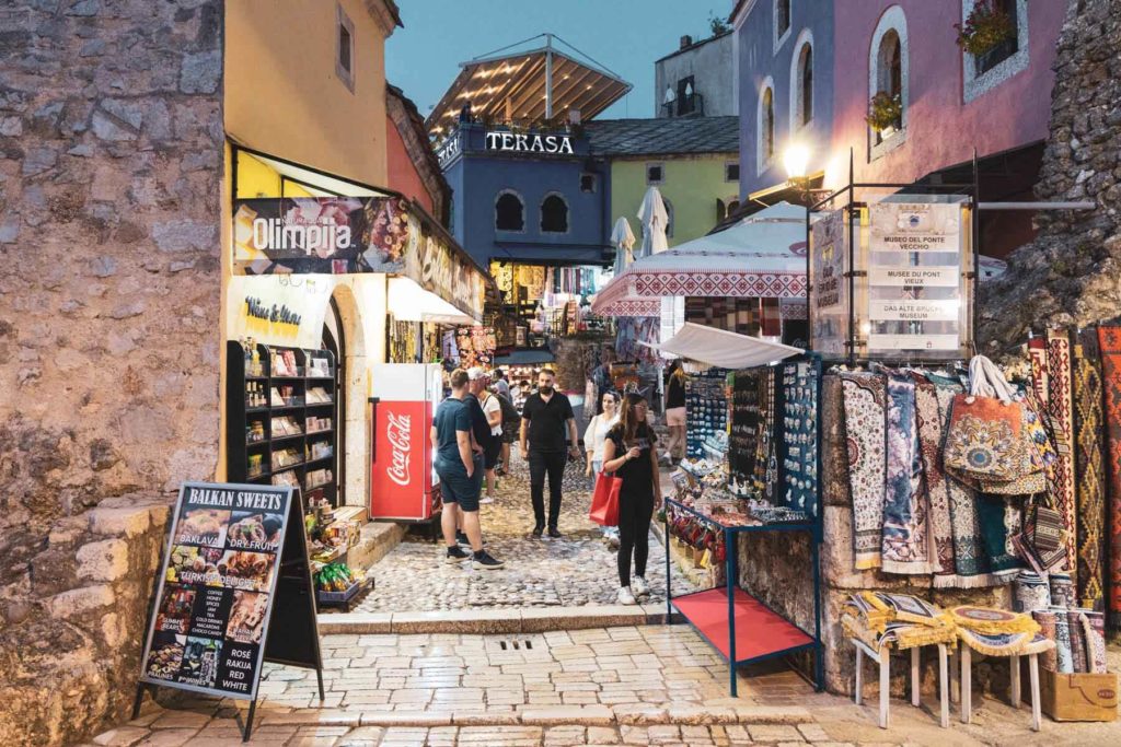Altstadt von Mostar am Abend