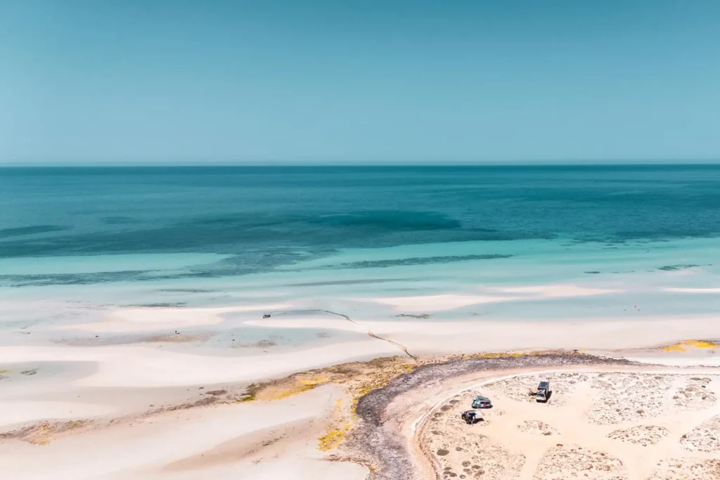 Tunesien Roadtrip mit dem Camper - Traumstrände auf Djerba Freistehen am Strand auf Djerba - Tunesien Roadtrip mit dem Camper & Wohnmobil