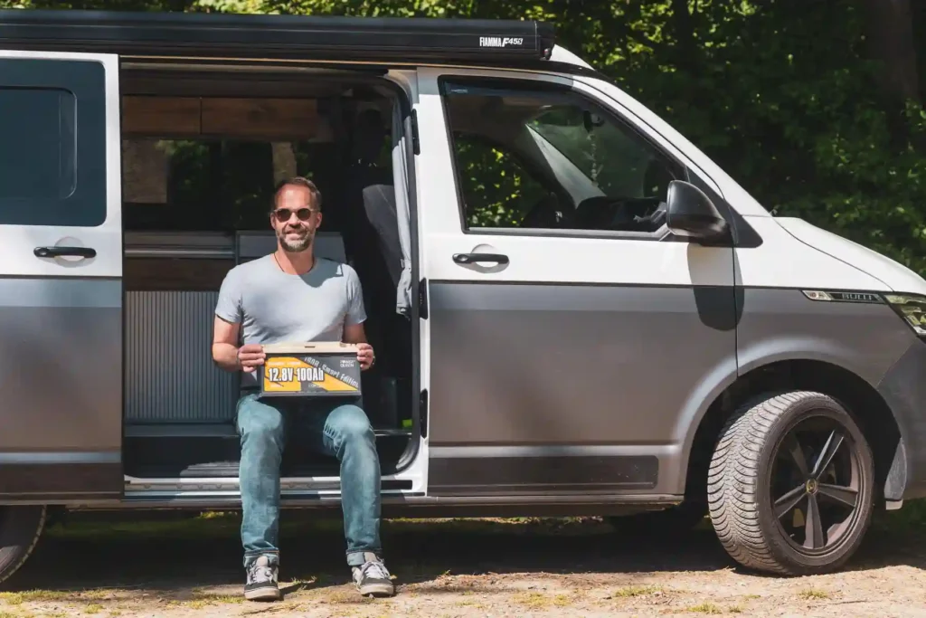 Power Queen LiFePO4 12V 100Ah 190H Smart – Einbau und Praxistest Neue Power Queen LiFePO4 12V 100Ah 190H Smart Batterie für den Einbau im VW T6 Camper