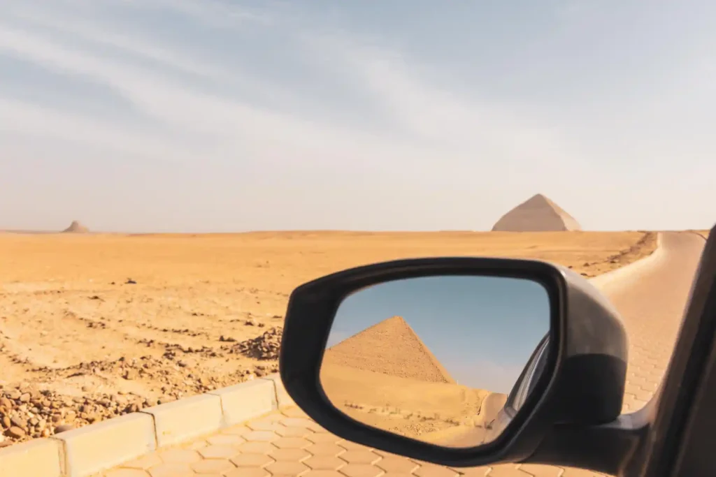 Mietwagen - Auto mieten in Ägypten Pyrsmiden im Blick - Mit dem Mietwagen in Ägypten unterwegs